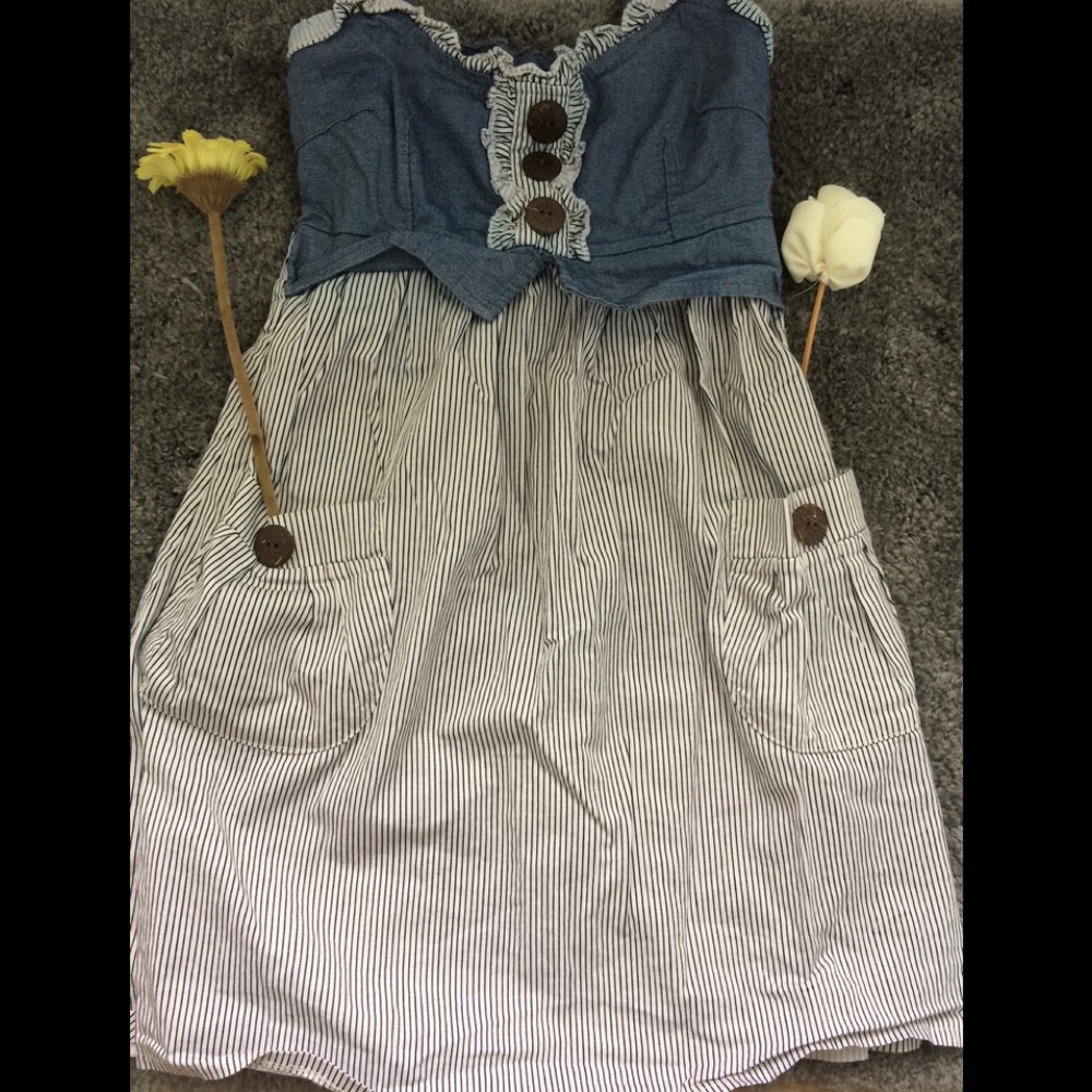 RUFFLED BEACH VIBE GIRLS M WOOD-LIKE BUTTONS DRESS